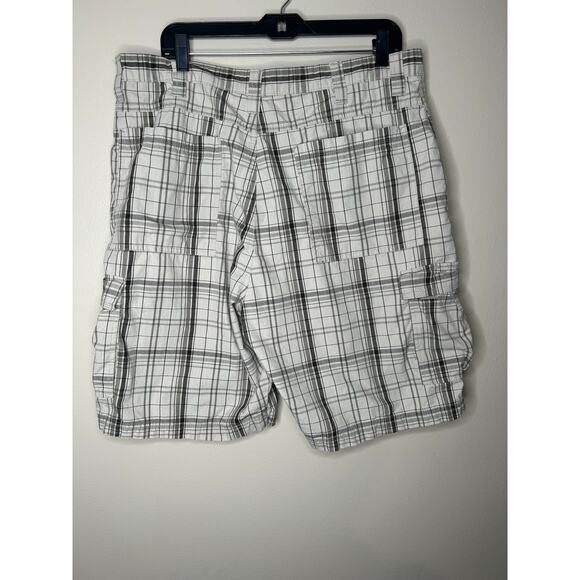 Men’s Size 38 VF Jeanswear LP Beige & Brown Plaid Cargo Shorts - Picture 2 of 4